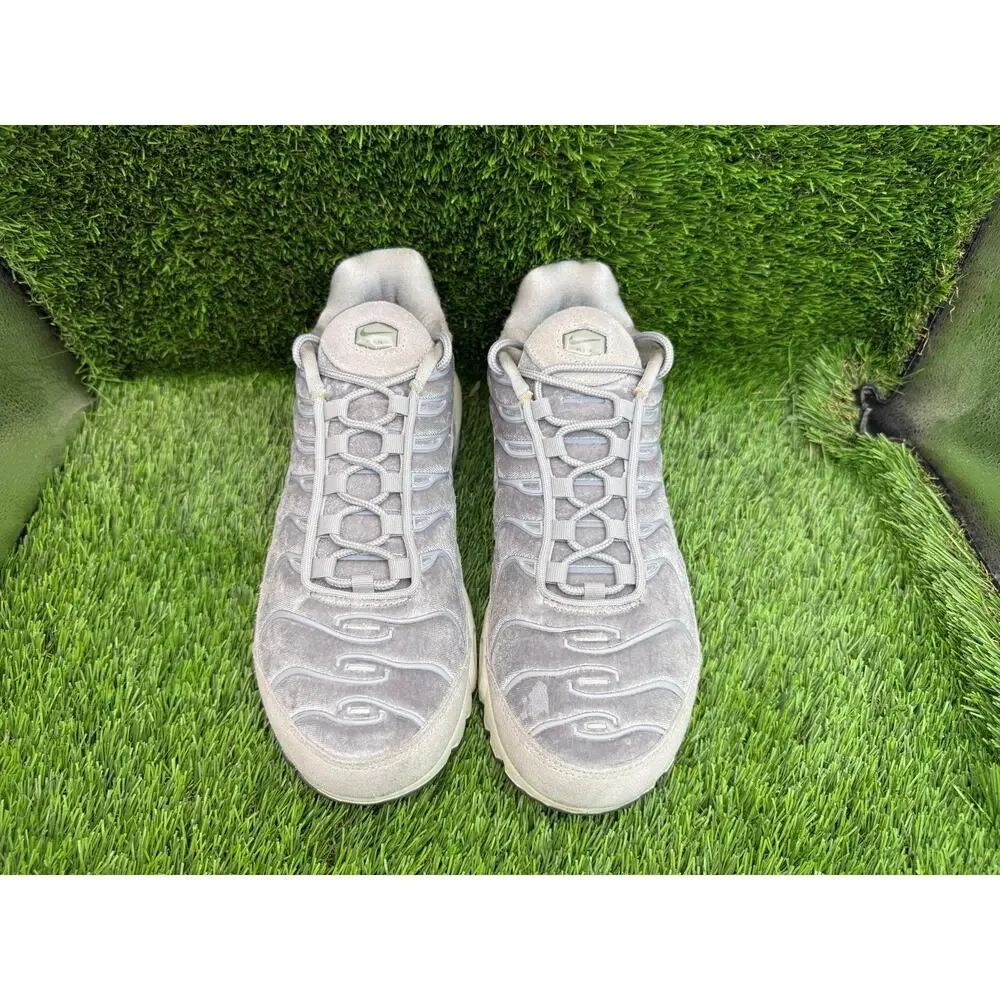 Nike Air Max Plus Lx AH6788-001 Athletic Sneaker Women's 8 Gray Suede Gym Sports